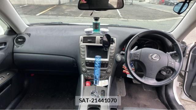 Lexus IS 2008-03 8282112-2