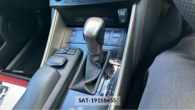 Lexus IS 2013-06 8282383-14