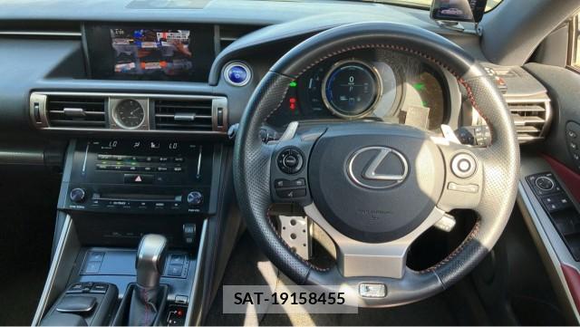 Lexus IS 2013-06 8282383-16