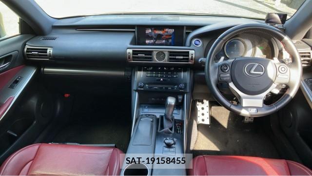 Lexus IS 2013-06 8282383-2