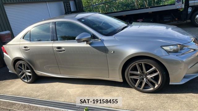Lexus IS 2013-06 8282383-3