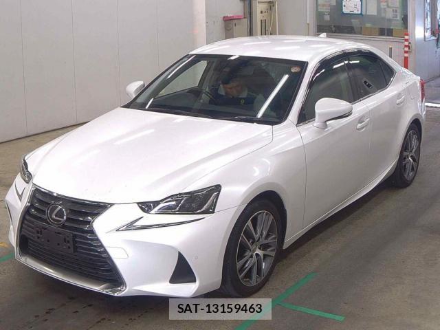 Lexus IS 2017-08 8283073-4