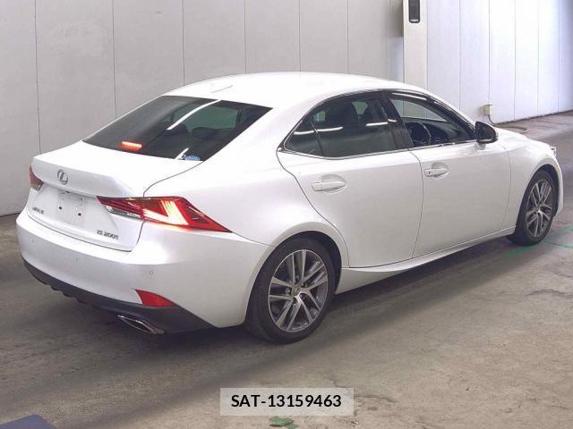 Lexus IS 2017-08 8283073-5