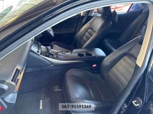 Lexus IS 2013-12 8283379-3
