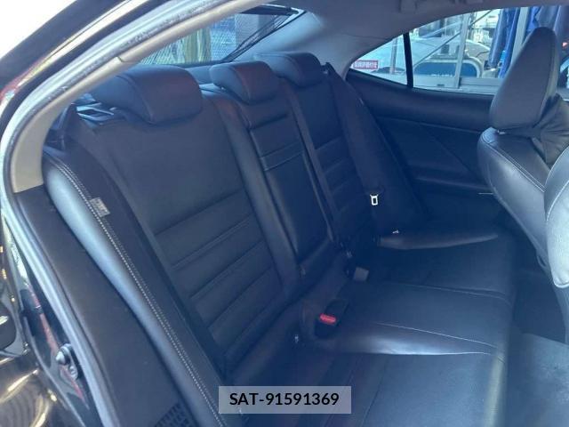 Lexus IS 2013-12 8283379-4