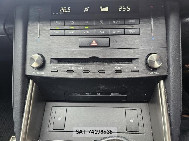 Lexus IS 2019-05 8283690-10