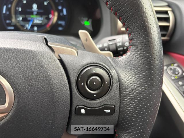 Lexus IS 2013-08 8284044-6
