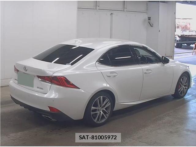 Lexus IS 2018-02 8284787-1