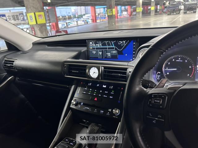 Lexus IS 2018-02 8284787-14