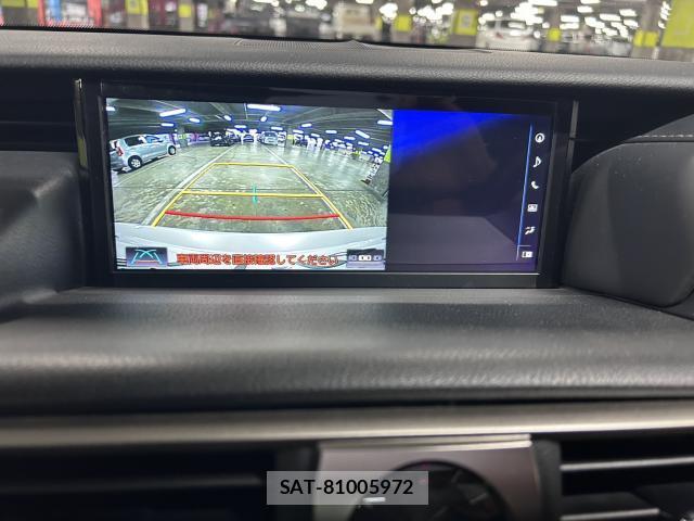 Lexus IS 2018-02 8284787-15