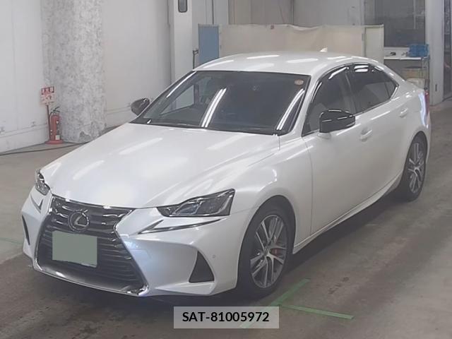 Lexus IS 2018-02 8284787-3