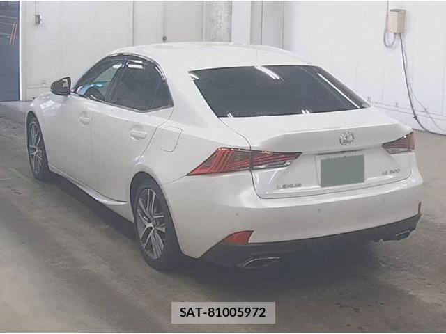 Lexus IS 2018-02 8284787-4