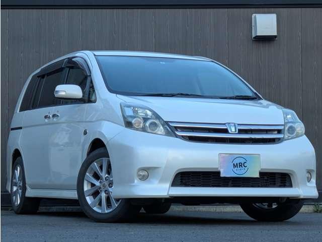 Toyota ISIS 2009-03 8278132-3