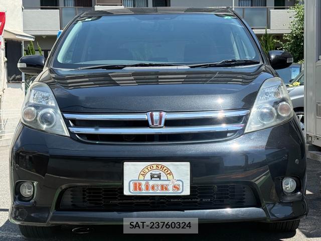 Toyota ISIS 2009-11 8285661-1