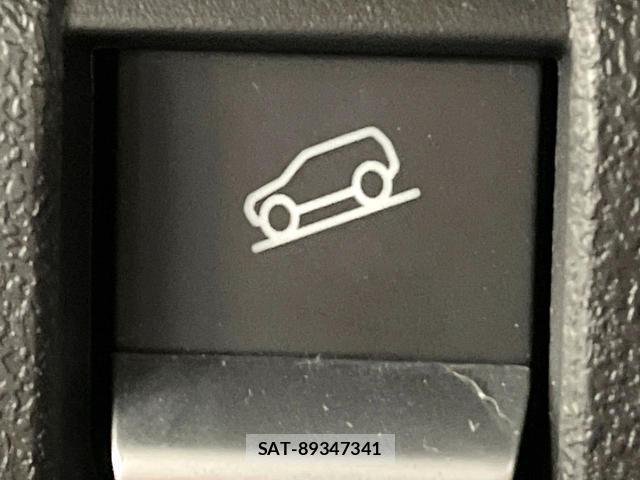Suzuki JIMNY 2026-02 8283463-5