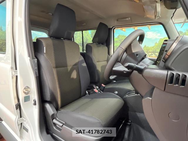 Suzuki JIMNY 2026-07 8284571-7