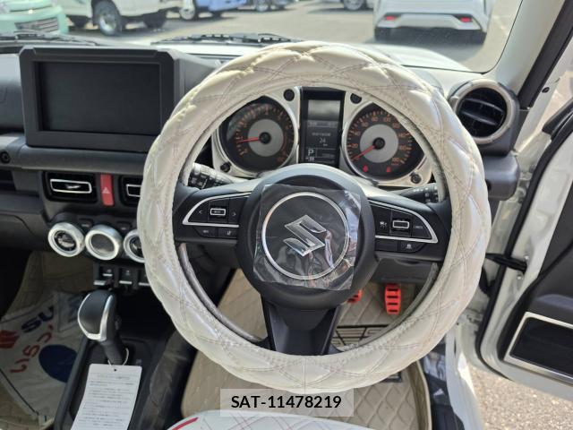 Suzuki JIMNY 2025-10 8284804-14