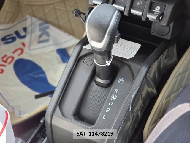 Suzuki JIMNY 2025-10 8284804-16