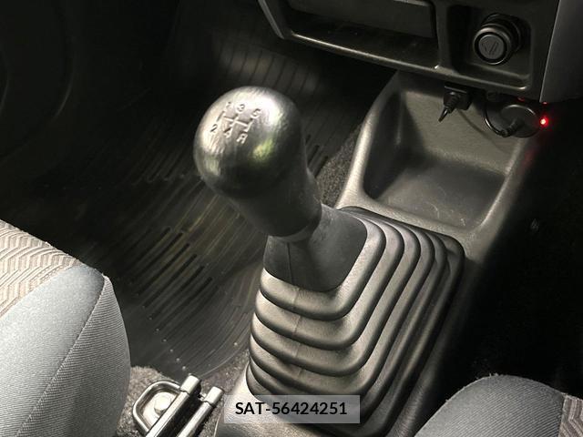 Suzuki JIMNY 2014-03 8279424-4