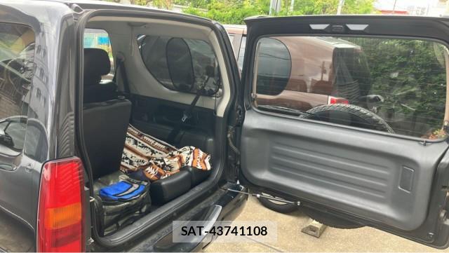 Suzuki JIMNY 2009-10 8280786-17