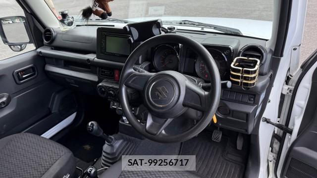 Suzuki JIMNY 2018-10 8282184-2
