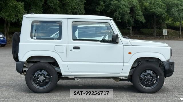 Suzuki JIMNY 2018-10 8282184-3