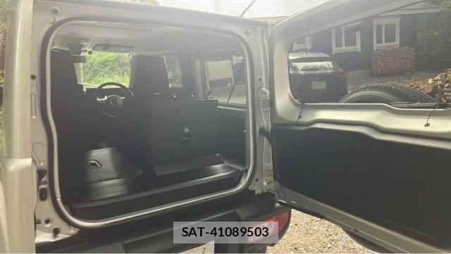 Suzuki JIMNY 2026-06 8282223-17