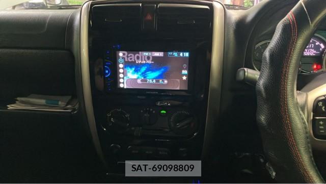 Suzuki JIMNY 2018-02 8282426-4