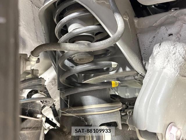 Suzuki JIMNY 2023-12 8282667-19
