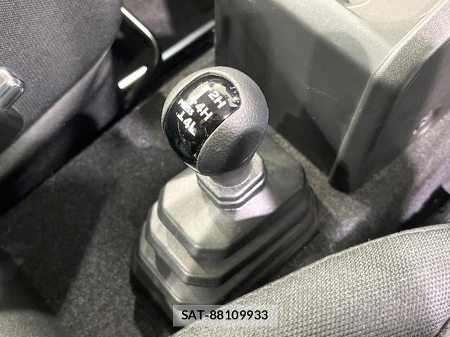 Suzuki JIMNY 2023-12 8282667-3