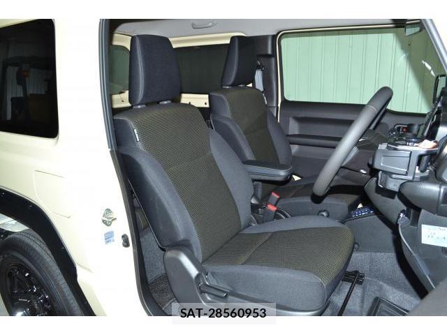 Suzuki JIMNY 2025-07 8283905-5