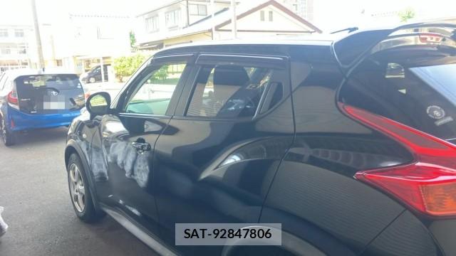 Nissan JUKE 2012-02 8280744-10