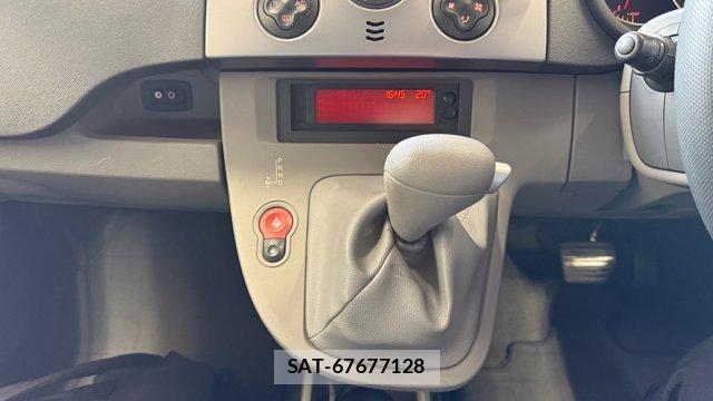 Renault KANGOO 2010-04 8282374-7