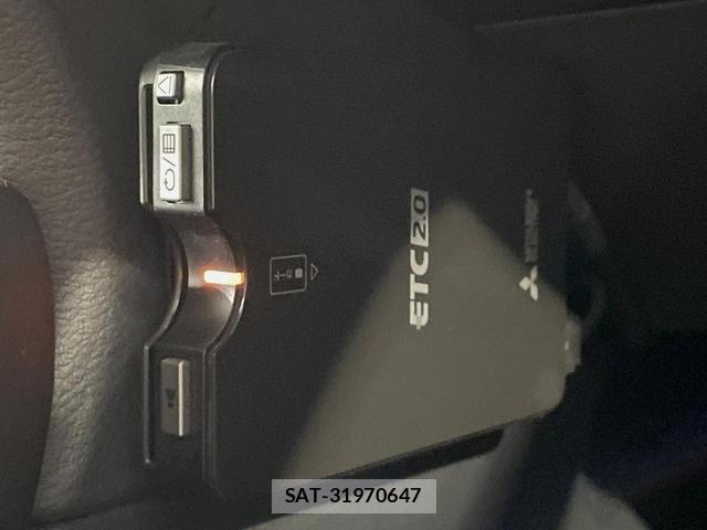 Nissan KICKS 2020-10 8278053-6