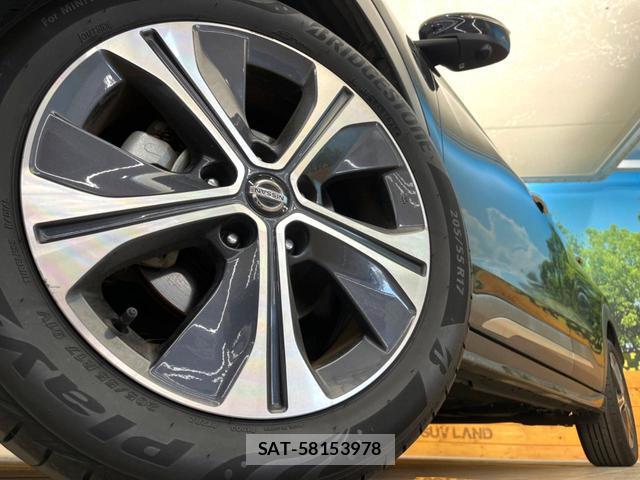 Nissan KICKS 2021-05 8280217-12