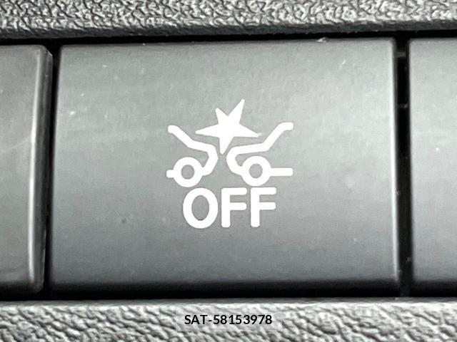 Nissan KICKS 2021-05 8280217-5