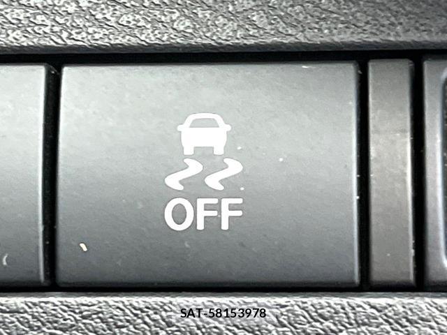 Nissan KICKS 2021-05 8280217-6