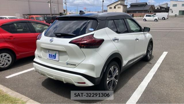Nissan KICKS 2021-12 8280889-12