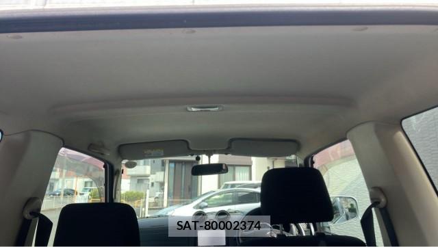 Nissan KIX 2010-03 8282109-15