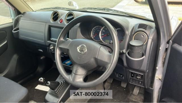 Nissan KIX 2010-03 8282109-2