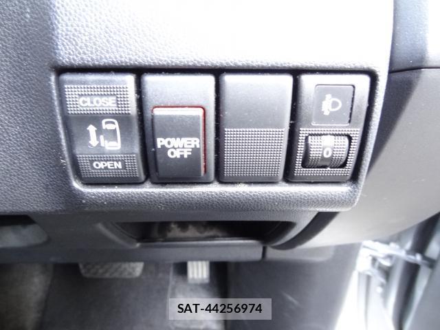 Nissan LAFESTA 2013-07 8282944-7