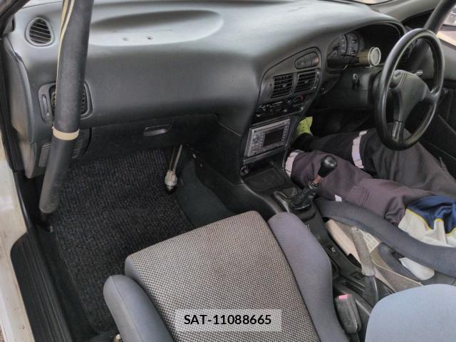 Mitsubishi LANCER 1992-11 8283068-2