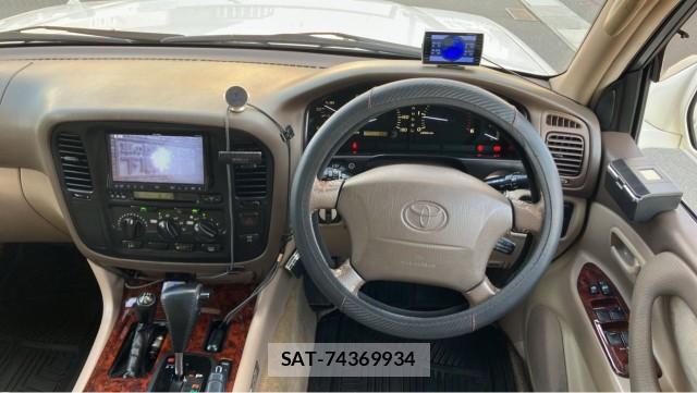 Toyota LAND CRUISER 2002-01 8281116-16