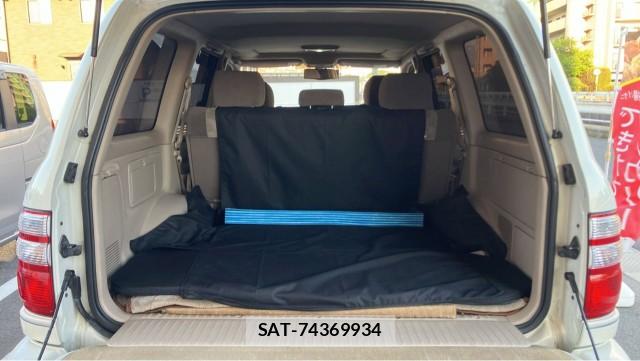 Toyota LAND CRUISER 2002-01 8281116-17