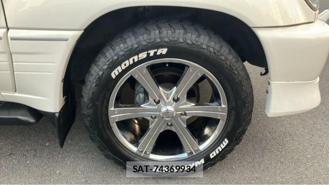 Toyota LAND CRUISER 2002-01 8281116-8