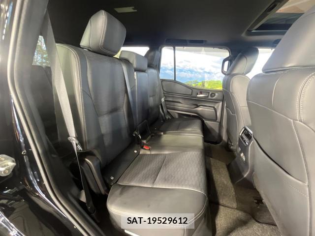 Toyota Land Cruiser 250 2025-02 8279017-10