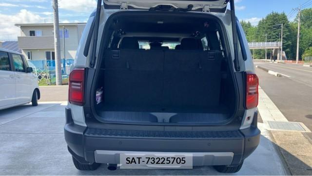 Toyota Land Cruiser 250 2025-01 8281521-17