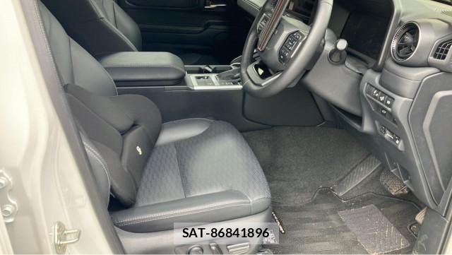 Toyota Land Cruiser 250 2025-06 8281734-5