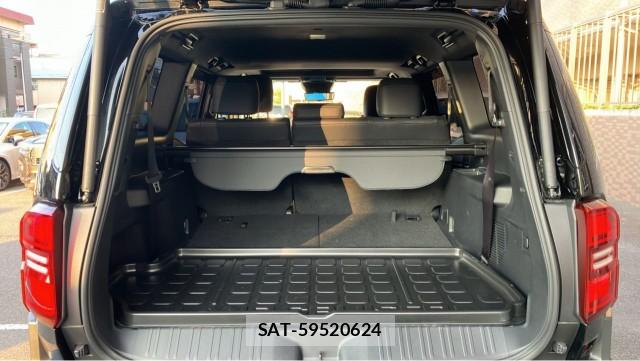 Toyota Land Cruiser 250 2025-07 8282504-17