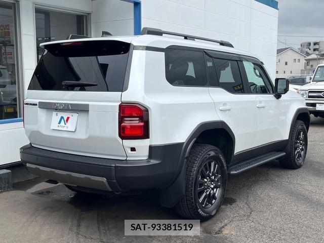 Toyota Land Cruiser 250 2025-04 8282517-17